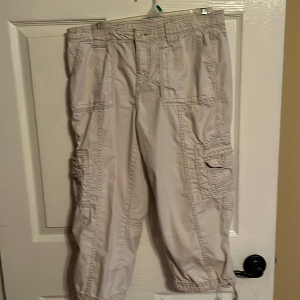 St. John’s Bay women’s capri pants with draw stings.